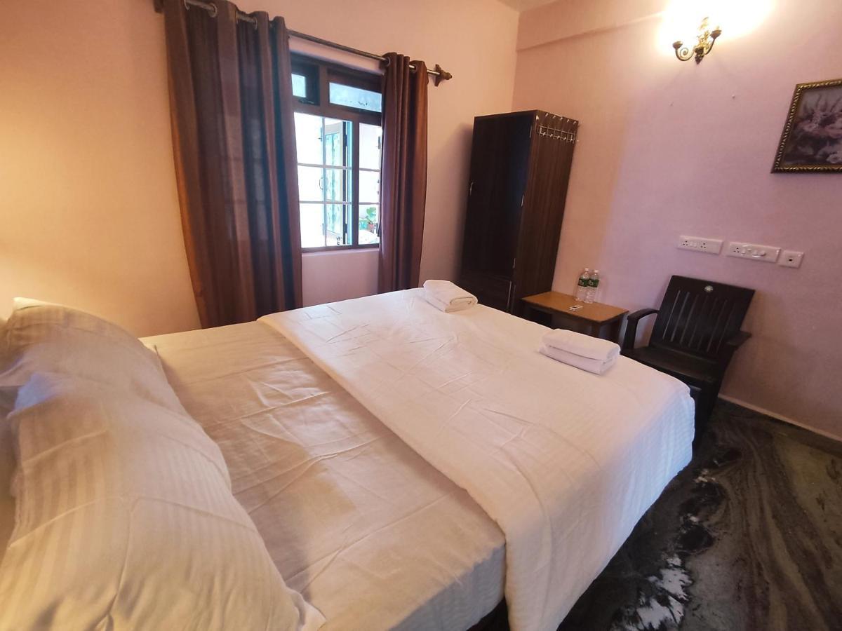 Maria Paulo Guest House Bar And Restaurant 아곤다 외부 사진