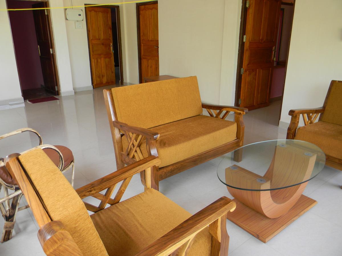 Maria Paulo Guest House Bar And Restaurant 아곤다 외부 사진