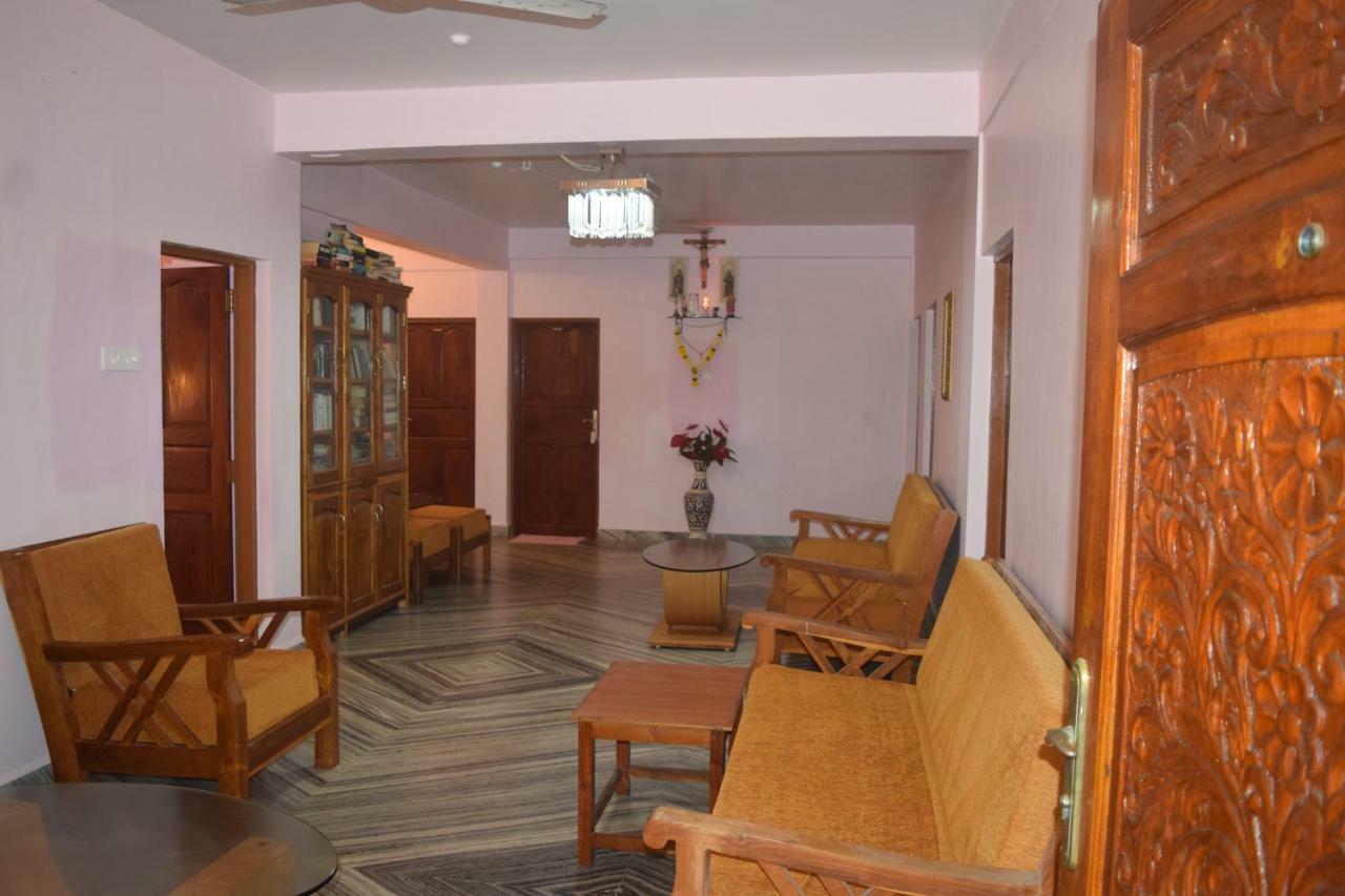 Maria Paulo Guest House Bar And Restaurant 아곤다 외부 사진
